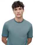 Camiseta Verde con Rayas en Contraste Hombre