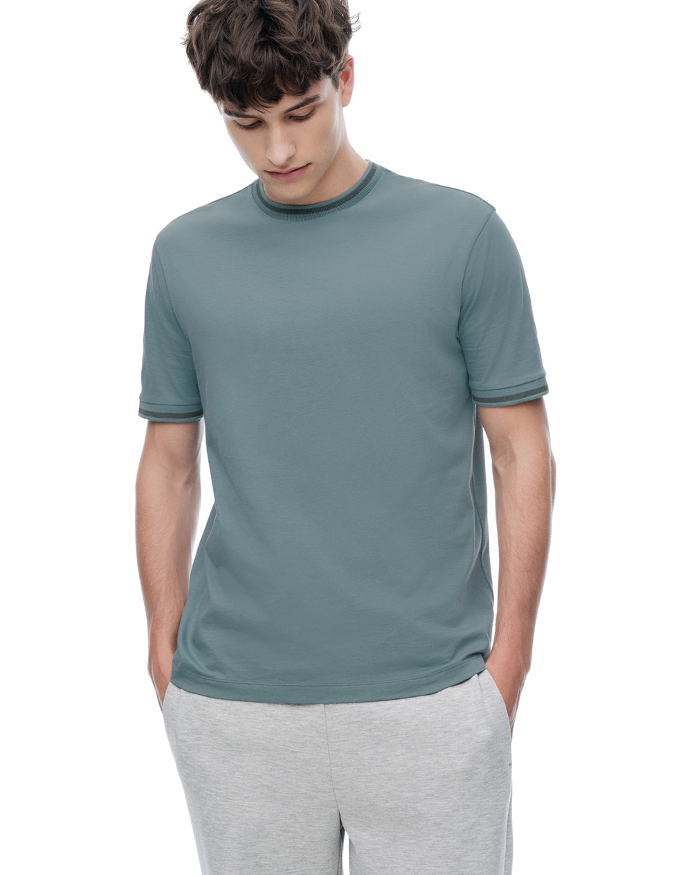 Camiseta Verde con Rayas en Contraste Hombre