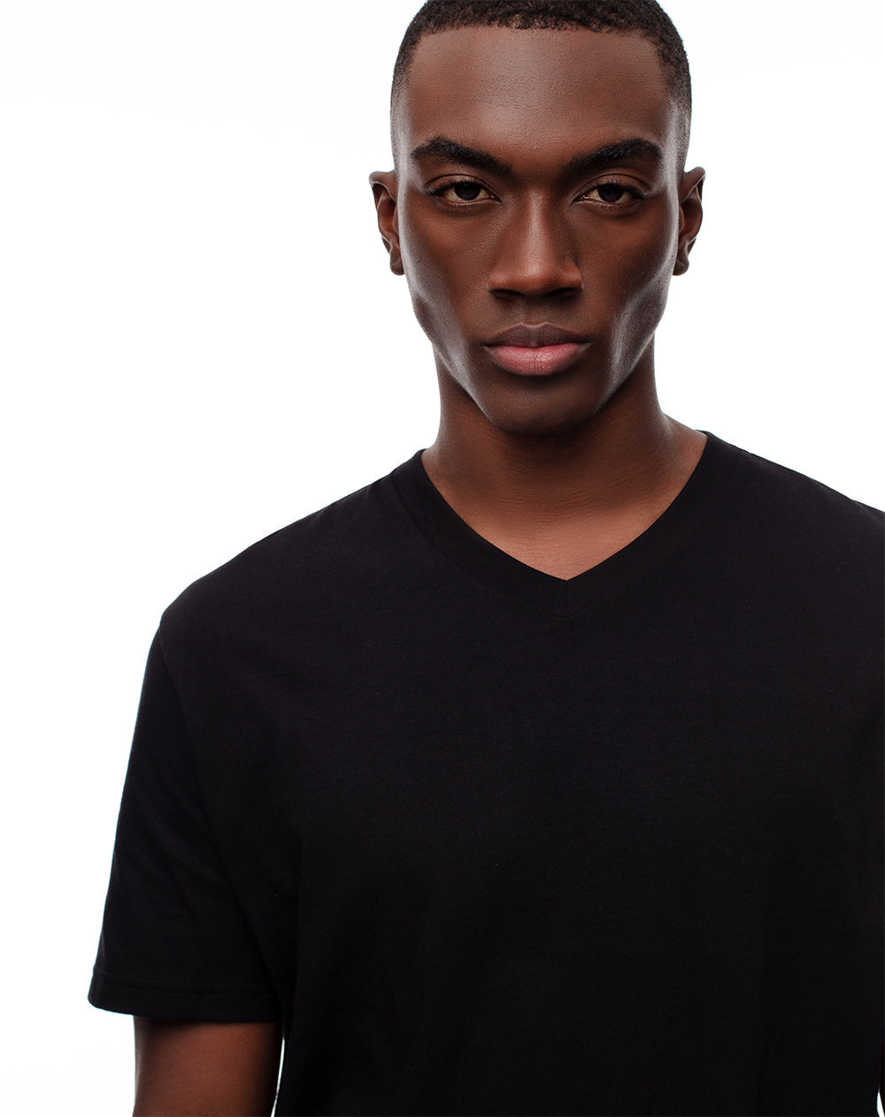 Camiseta Cuello V Negra Hombre